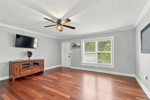 House in Seminole, Florida 3 bedrooms, 106.28 sq.m. № 2408697 - photo 10