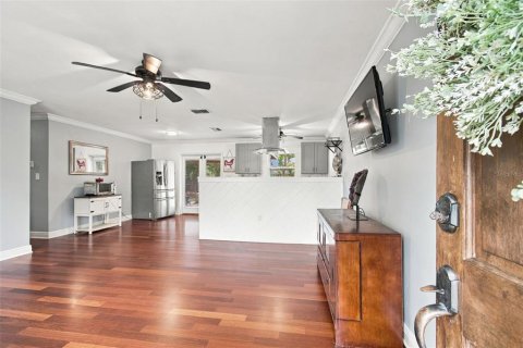 House in Seminole, Florida 3 bedrooms, 106.28 sq.m. № 2408697 - photo 8