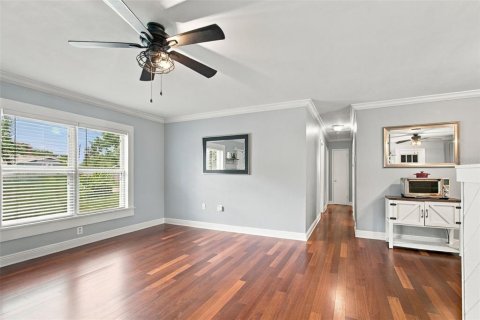 House in Seminole, Florida 3 bedrooms, 106.28 sq.m. № 2408697 - photo 11
