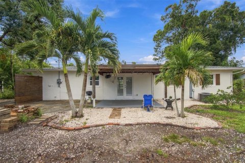 House in Seminole, Florida 3 bedrooms, 106.28 sq.m. № 2408697 - photo 6