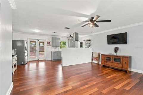 House in Seminole, Florida 3 bedrooms, 106.28 sq.m. № 2408697 - photo 9