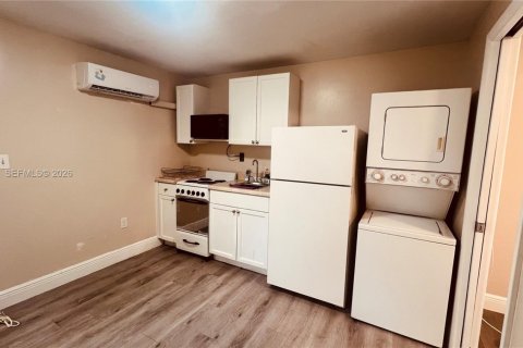 Condo in North Miami Beach, Florida, 1 bedroom  № 2268429 - photo 4
