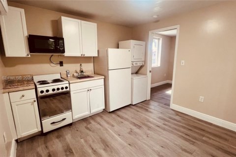 Condo in North Miami Beach, Florida, 1 bedroom  № 2268429 - photo 7