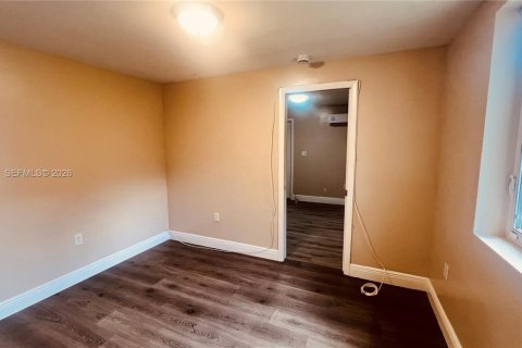 Condo in North Miami Beach, Florida, 1 bedroom  № 2268429 - photo 13