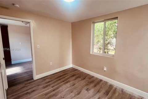 Condo in North Miami Beach, Florida, 1 bedroom  № 2268429 - photo 10