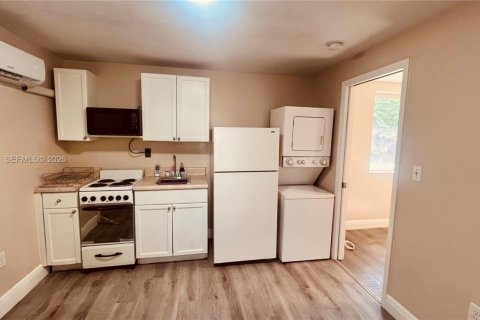 Condo in North Miami Beach, Florida, 1 bedroom  № 2268429 - photo 5