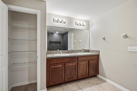 Villa ou maison à vendre à Tampa, Floride: 4 chambres, 179.86 m2 № 2427348 - photo 16