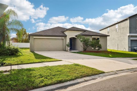 Villa ou maison à vendre à Tampa, Floride: 4 chambres, 179.86 m2 № 2427348 - photo 3