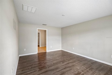 Villa ou maison à vendre à Tampa, Floride: 4 chambres, 179.86 m2 № 2427348 - photo 13