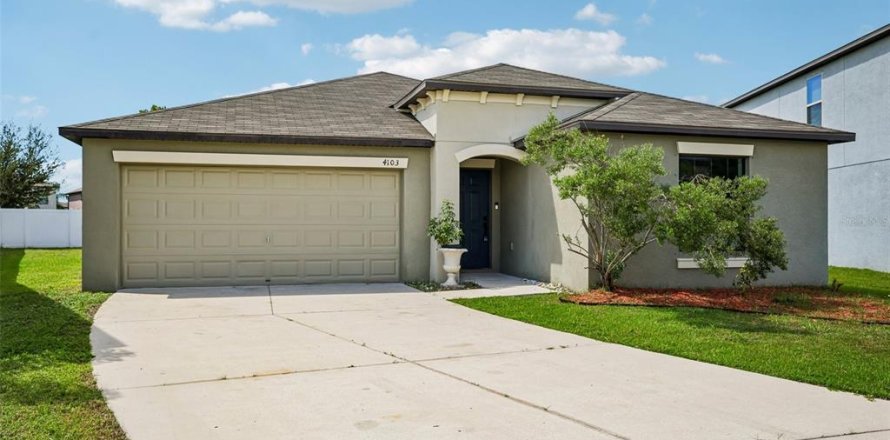 Villa ou maison à Tampa, Floride 4 chambres, 179.86 m2 № 2427348