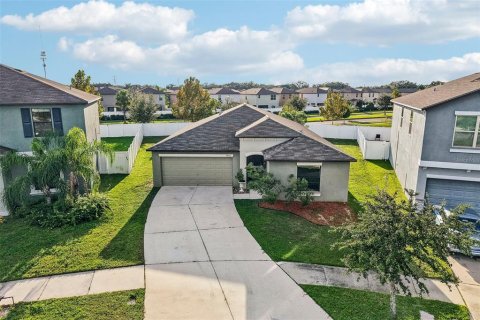 Villa ou maison à vendre à Tampa, Floride: 4 chambres, 179.86 m2 № 2427348 - photo 2