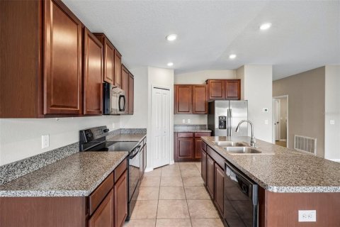 Villa ou maison à vendre à Tampa, Floride: 4 chambres, 179.86 m2 № 2427348 - photo 7