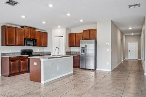 Villa ou maison à vendre à Tampa, Floride: 4 chambres, 179.86 m2 № 2427348 - photo 5