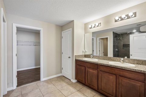 Villa ou maison à vendre à Tampa, Floride: 4 chambres, 179.86 m2 № 2427348 - photo 17
