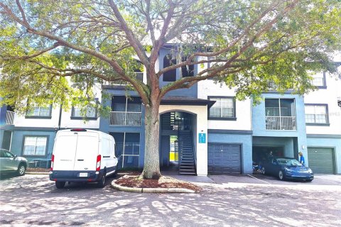 Condo à Temple Terrace, Floride, 1 chambre  № 2355859