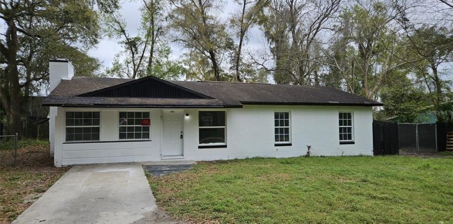 House in Ocala, Florida 4 bedrooms, 112.97 sq.m. № 1851700