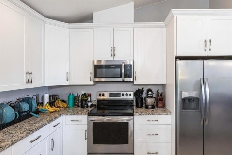 House in Punta Gorda, Florida 2 bedrooms, 122.17 sq.m. № 1907895 - photo 8