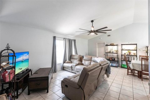 House in Punta Gorda, Florida 2 bedrooms, 122.17 sq.m. № 1907895 - photo 3