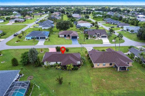 House in Punta Gorda, Florida 2 bedrooms, 122.17 sq.m. № 1907895 - photo 23