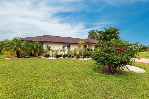 House in Punta Gorda, Florida 2 bedrooms, 122.17 sq.m. № 1907895 - photo 26