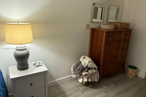 Снять в аренду кондоминиум в Халландейл-Бич, Флорида 1 спальня, 85.93м2, № 1925634 - фото 5