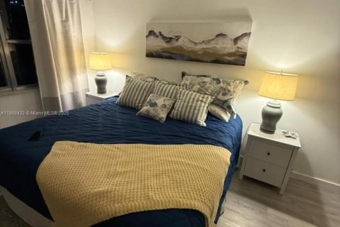 Снять в аренду кондоминиум в Халландейл-Бич, Флорида 1 спальня, 85.93м2, № 1925634 - фото 4