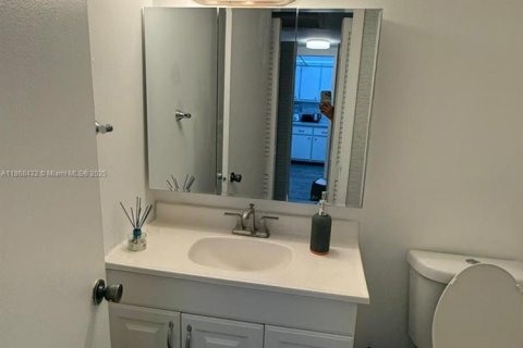 Снять в аренду кондоминиум в Халландейл-Бич, Флорида 1 спальня, 85.93м2, № 1925634 - фото 6