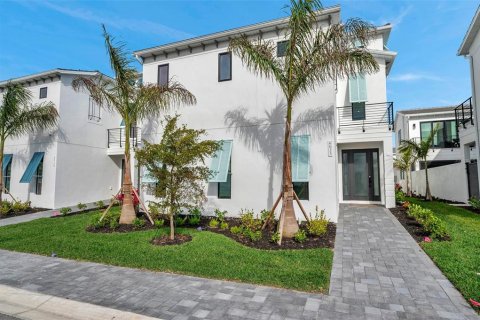 Casa en alquiler en Bradenton, Florida, 4 dormitorios, 375.42 m2 № 1733060 - foto 1