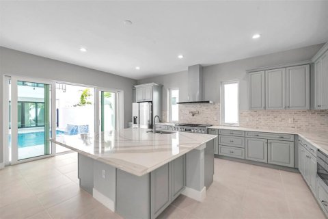 Casa en alquiler en Bradenton, Florida, 4 dormitorios, 375.42 m2 № 1733060 - foto 6