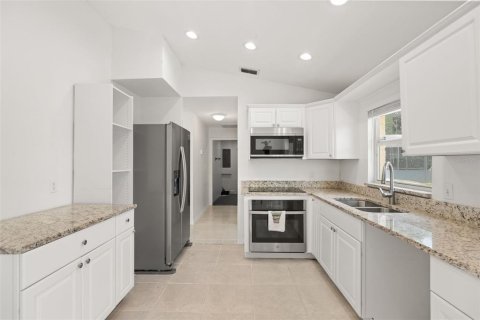 Casa en venta en Kissimmee, Florida, 3 dormitorios, 99.87 m2 № 2345405 - foto 7