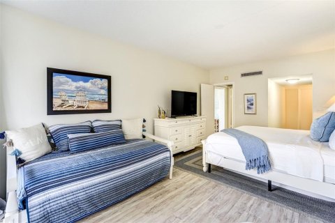 Copropriété à vendre à Redington Shores, Floride: 1 chambre, 98.48 m2 № 2398389 - photo 18