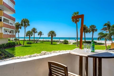 Copropriété à vendre à Redington Shores, Floride: 1 chambre, 98.48 m2 № 2398389 - photo 3