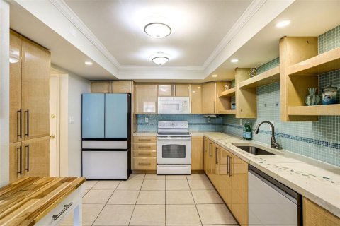 Copropriété à vendre à Redington Shores, Floride: 1 chambre, 98.48 m2 № 2398389 - photo 5