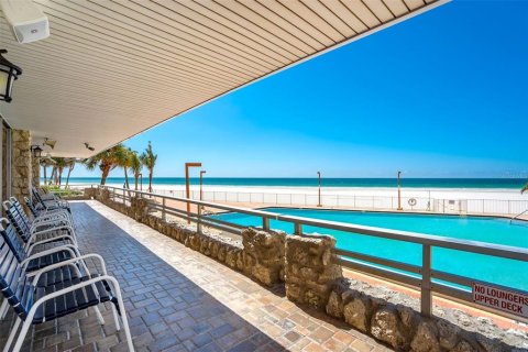 Copropriété à vendre à Redington Shores, Floride: 1 chambre, 98.48 m2 № 2398389 - photo 23