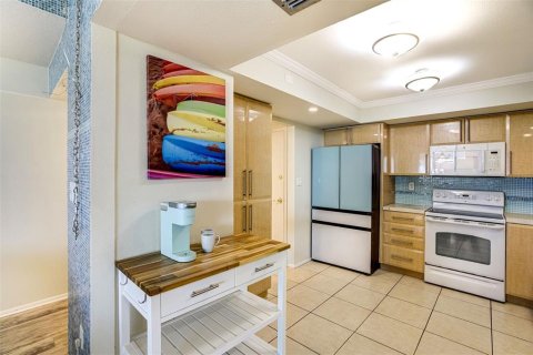 Copropriété à vendre à Redington Shores, Floride: 1 chambre, 98.48 m2 № 2398389 - photo 14