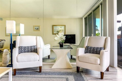 Copropriété à vendre à Redington Shores, Floride: 1 chambre, 98.48 m2 № 2398389 - photo 11