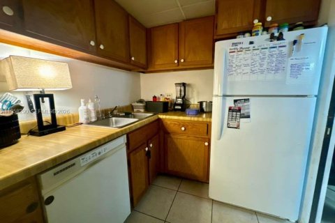 Condominio en venta en Lauderhill, Florida, 1 dormitorio, 74.32 m2 № 2020706 - foto 6