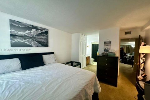 Condominio en venta en Lauderhill, Florida, 1 dormitorio, 74.32 m2 № 2020706 - foto 9