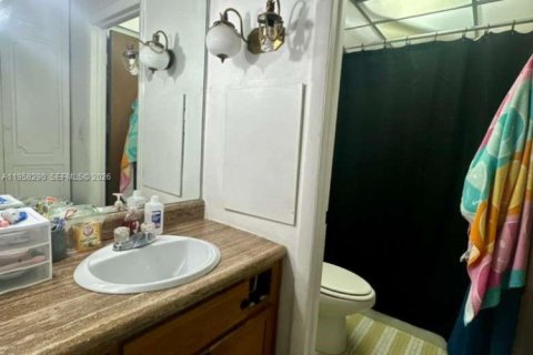 Condominio en venta en Lauderhill, Florida, 1 dormitorio, 74.32 m2 № 2020706 - foto 12