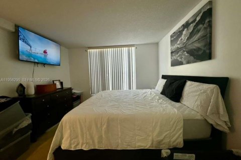 Condominio en venta en Lauderhill, Florida, 1 dormitorio, 74.32 m2 № 2020706 - foto 11