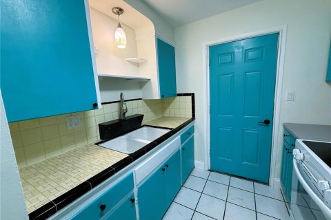 Appartement à louer à Treasure Island, Floride: 1 chambre, 66.89 m2 № 2424352 - photo 10