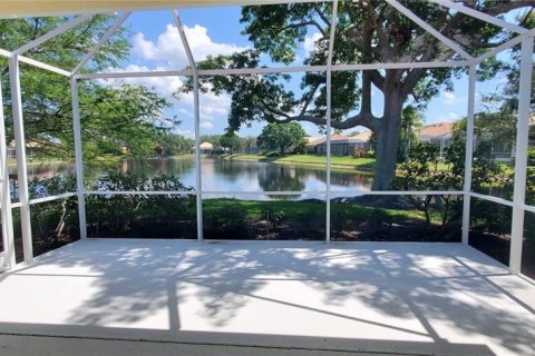 Villa ou maison à louer à Sarasota, Floride: 2 chambres, 162.02 m2 № 2356002 - photo 2