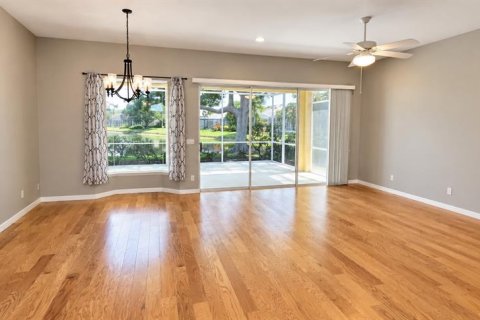 Villa ou maison à louer à Sarasota, Floride: 2 chambres, 162.02 m2 № 2356002 - photo 5