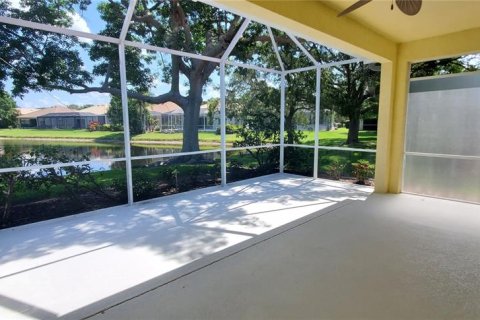 Villa ou maison à louer à Sarasota, Floride: 2 chambres, 162.02 m2 № 2356002 - photo 4