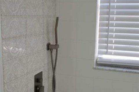 Villa ou maison à louer à Sarasota, Floride: 2 chambres, 162.02 m2 № 2356002 - photo 18