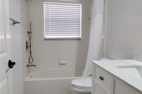 Villa ou maison à louer à Sarasota, Floride: 2 chambres, 162.02 m2 № 2356002 - photo 16