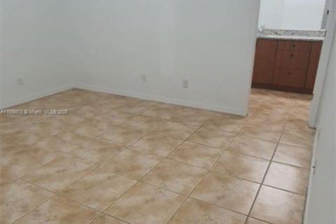 House in Lehigh Acres, Florida 4 bedrooms, 150.78 sq.m. № 1939847 - photo 14