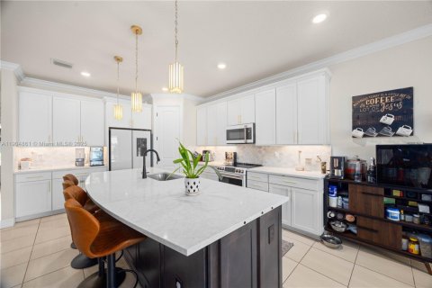 Casa en venta en Tamarac, Florida, 5 dormitorios, 265.7 m2 № 1968560 - foto 12