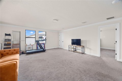 Casa en venta en Tamarac, Florida, 5 dormitorios, 265.7 m2 № 1968560 - foto 25