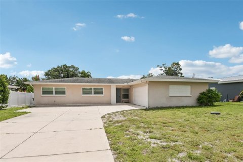 House in Largo, Florida 4 bedrooms, 190.08 sq.m. № 2152216